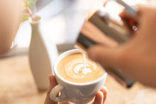 Load image into Gallery viewer, ขนาดใหม่ 200 Grams  / Folk Blend Premium Arabica 100%